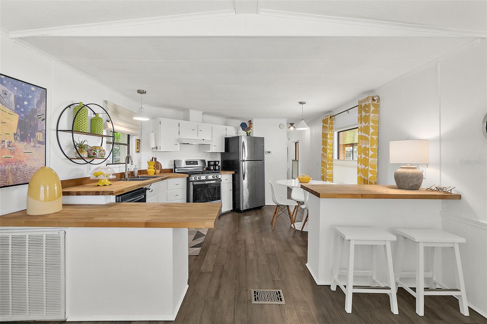LAURELWOOD MOBILE ESTATES UNIT 01 - Residential
