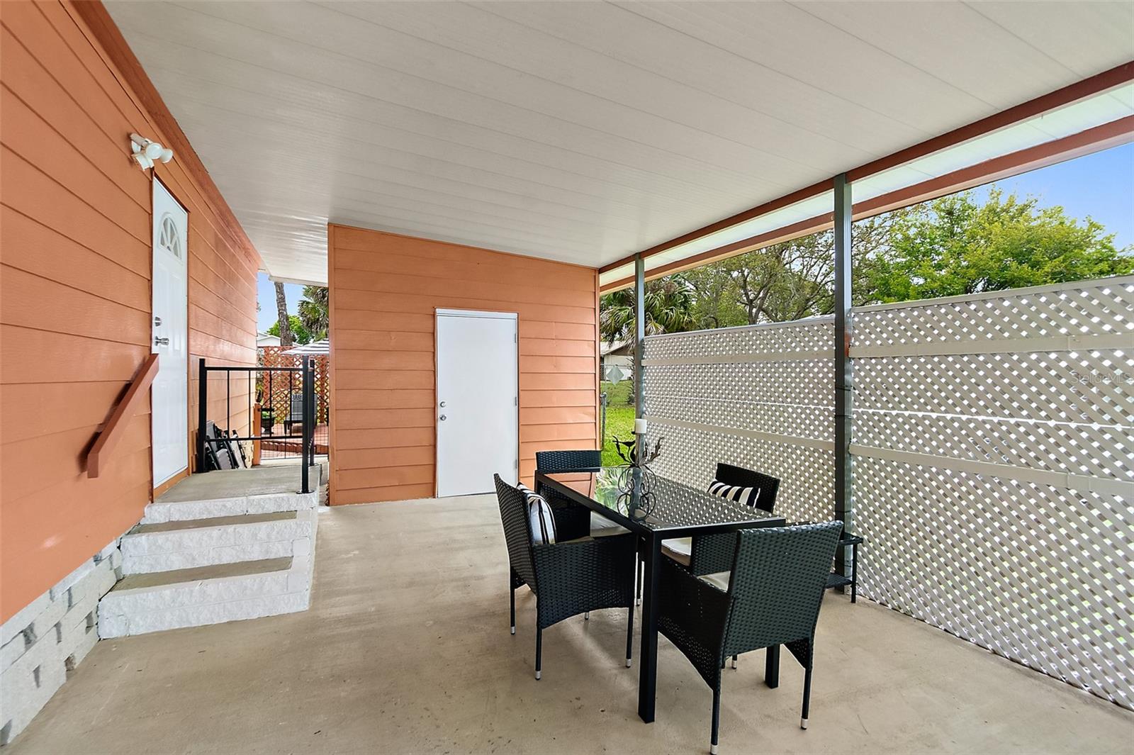 LAURELWOOD MOBILE ESTATES UNIT 01 - Residential