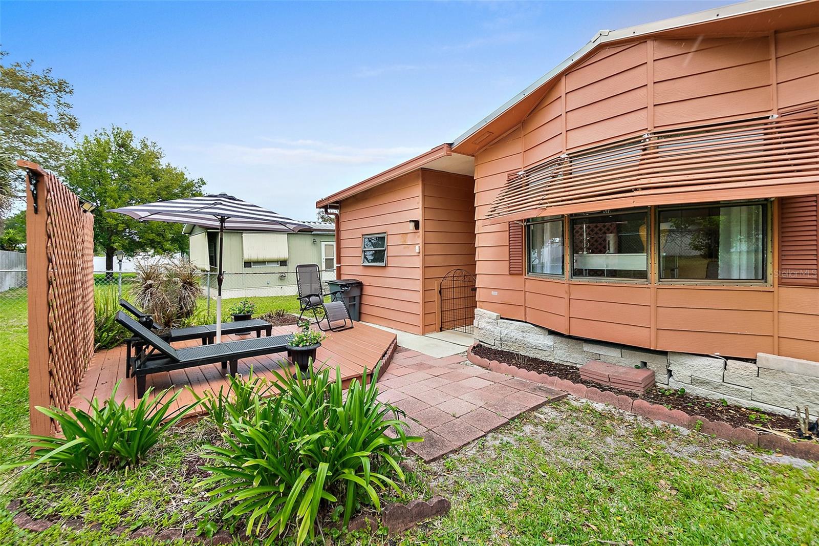LAURELWOOD MOBILE ESTATES UNIT 01 - Residential