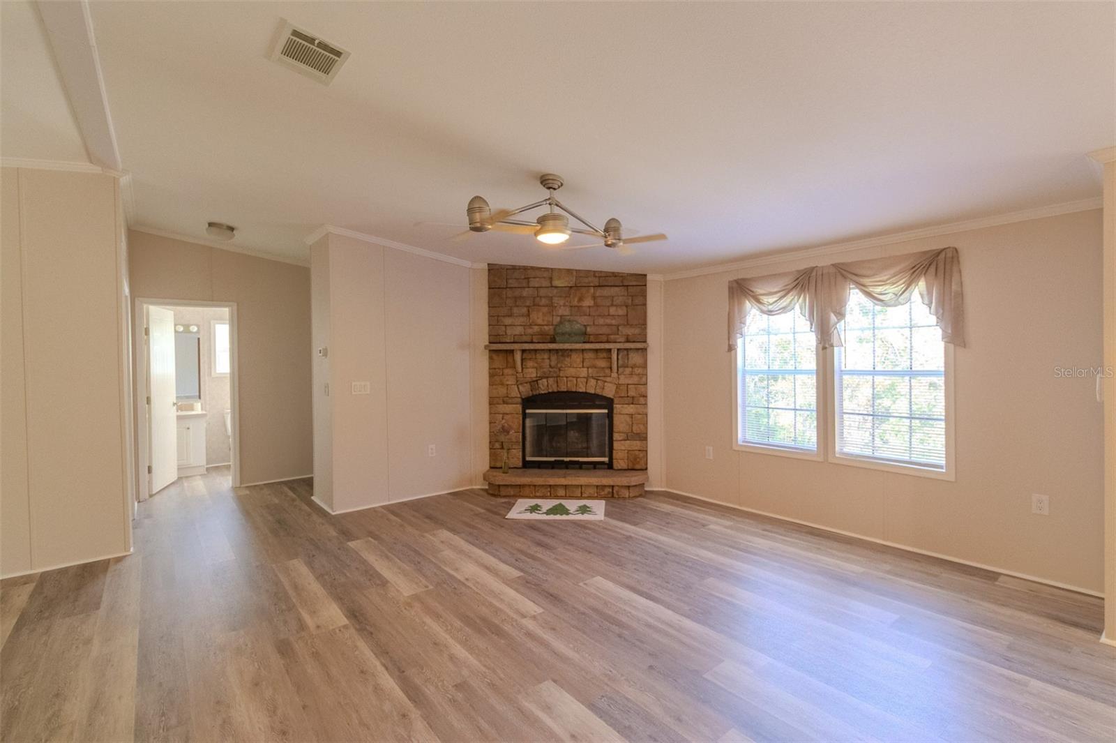 HORSE COUNTRY MDWS - Residential