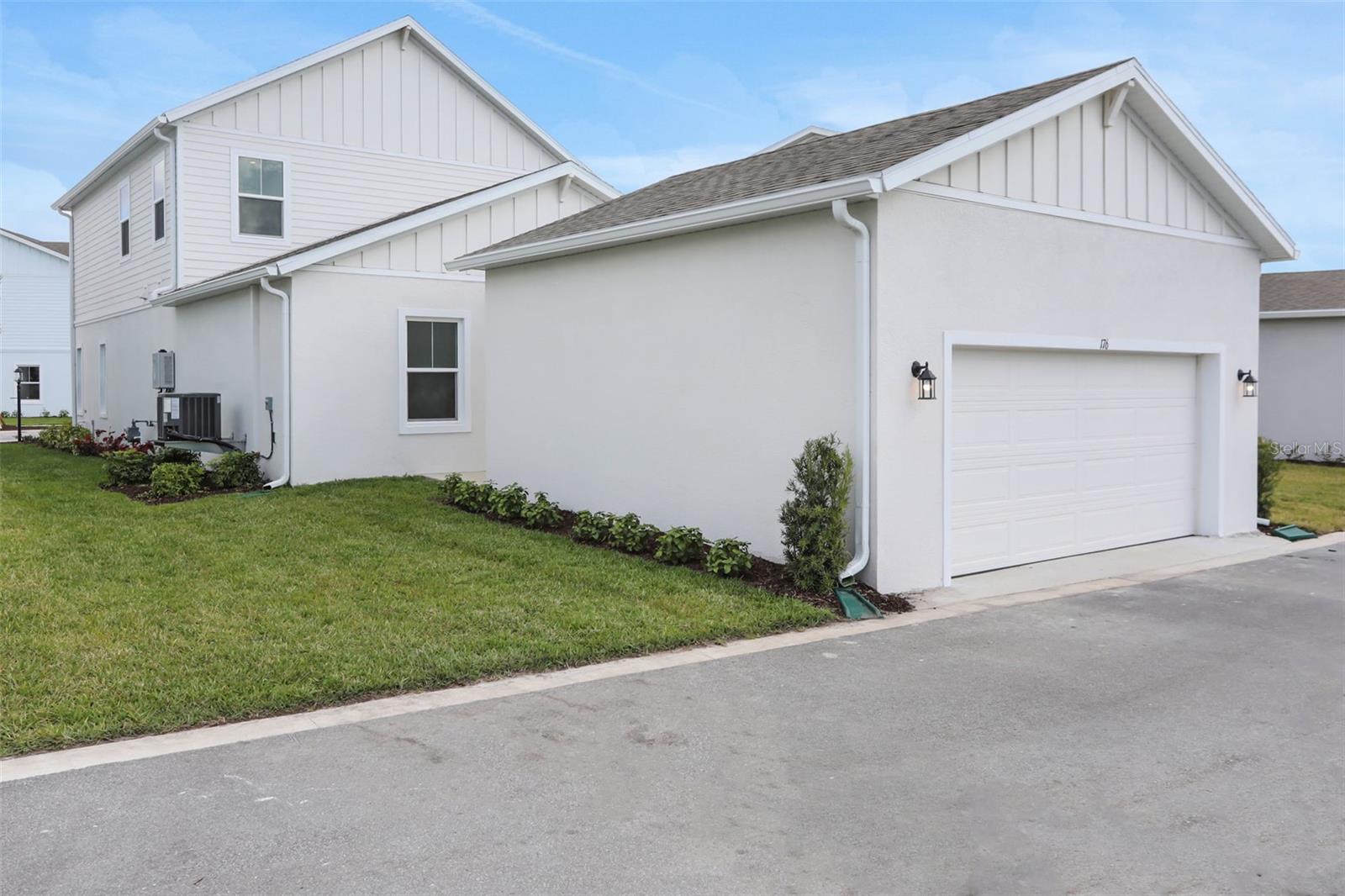 141 THORNE LANE