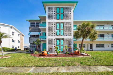 Photo of 1900 59th Avenue N #302, St Petersburg, FL 33714 (MLS # S5141211)
