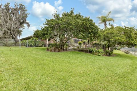Tiny photo for 900 N Citrus Avenue, Howey In The Hills, FL 34737 (MLS # O6415895)