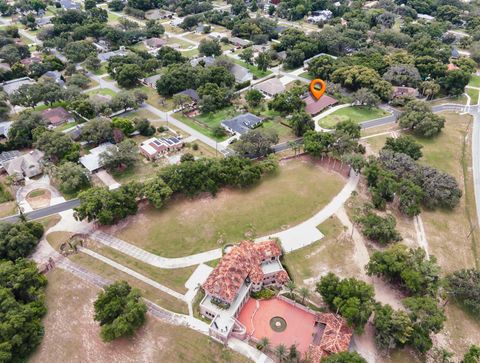 Tiny photo for 900 N Citrus Avenue, Howey In The Hills, FL 34737 (MLS # O6415895)