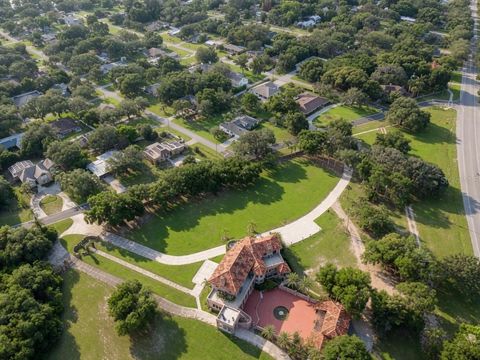 Tiny photo for 900 N Citrus Avenue, Howey In The Hills, FL 34737 (MLS # O6415895)