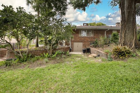 Tiny photo for 900 N Citrus Avenue, Howey In The Hills, FL 34737 (MLS # O6415895)