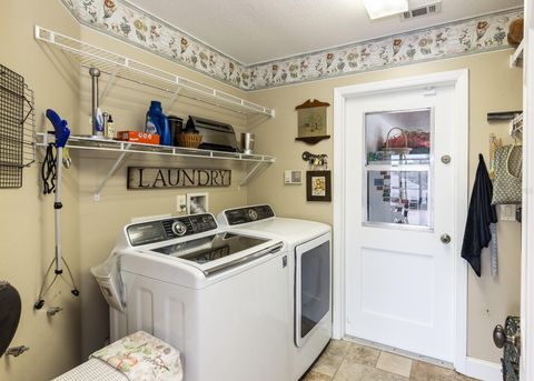 Tiny photo for 900 N Citrus Avenue, Howey In The Hills, FL 34737 (MLS # O6415895)