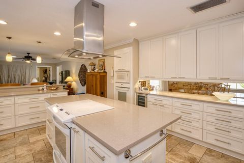 Tiny photo for 900 N Citrus Avenue, Howey In The Hills, FL 34737 (MLS # O6415895)