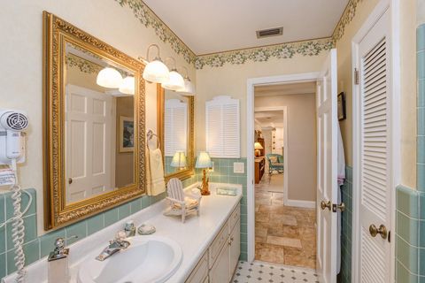 Tiny photo for 900 N Citrus Avenue, Howey In The Hills, FL 34737 (MLS # O6415895)