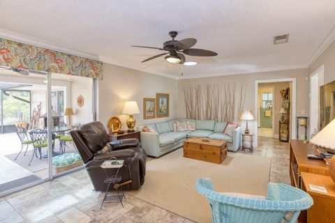Tiny photo for 900 N Citrus Avenue, Howey In The Hills, FL 34737 (MLS # O6415895)