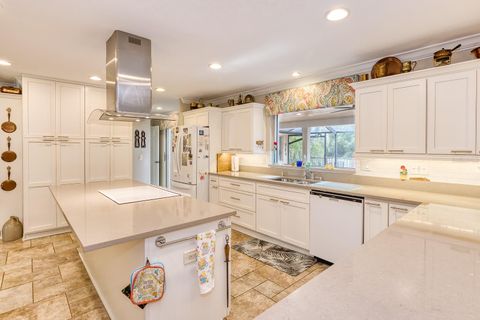 Tiny photo for 900 N Citrus Avenue, Howey In The Hills, FL 34737 (MLS # O6415895)