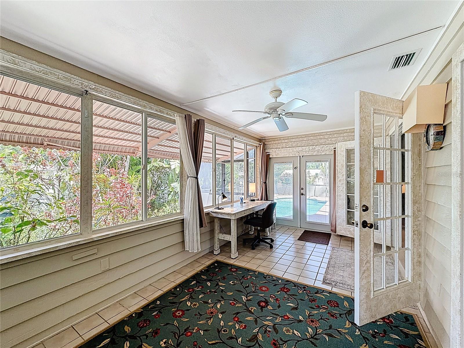 SOUTH VENICE - Residential