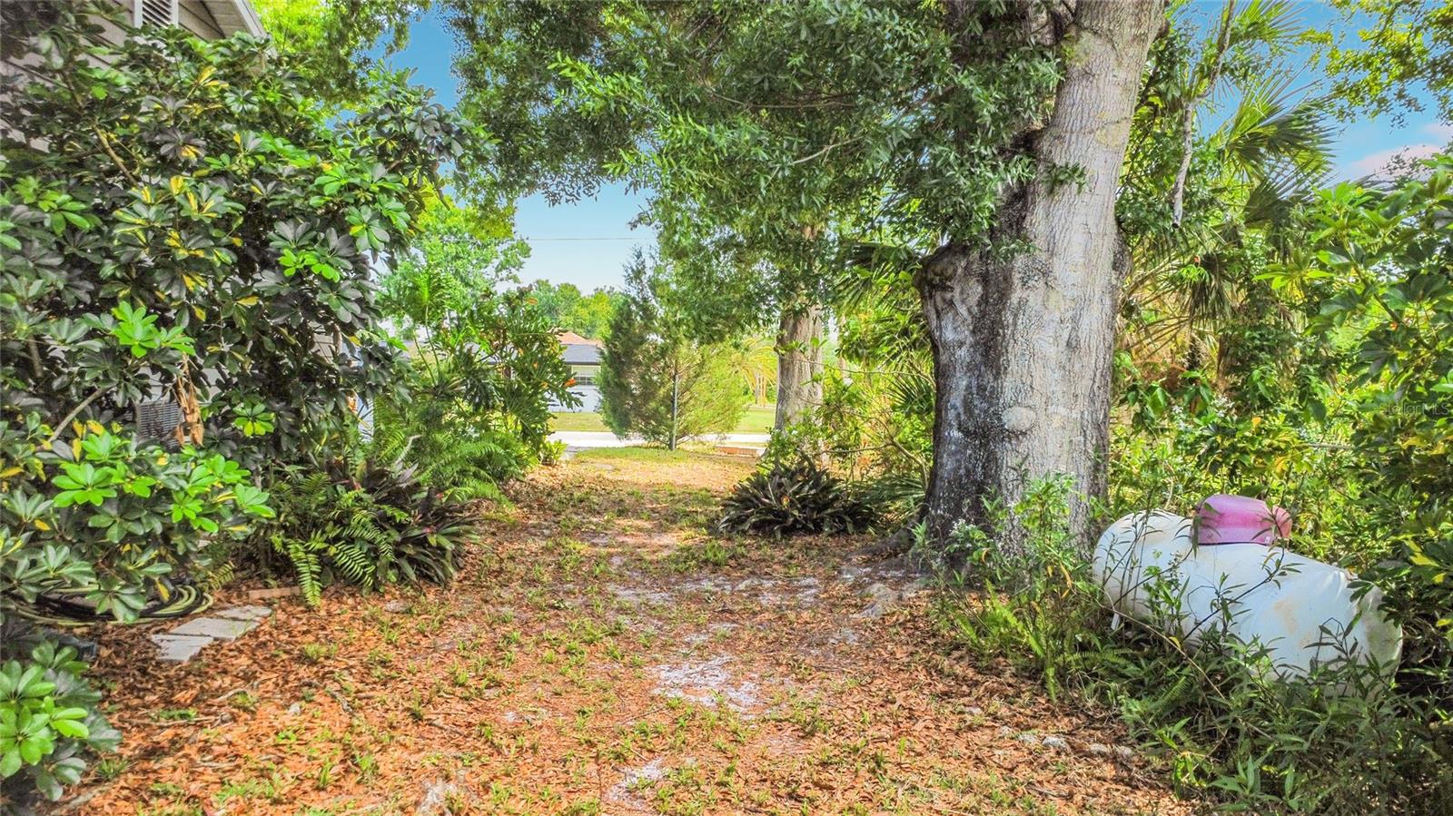 SOUTH VENICE - Residential