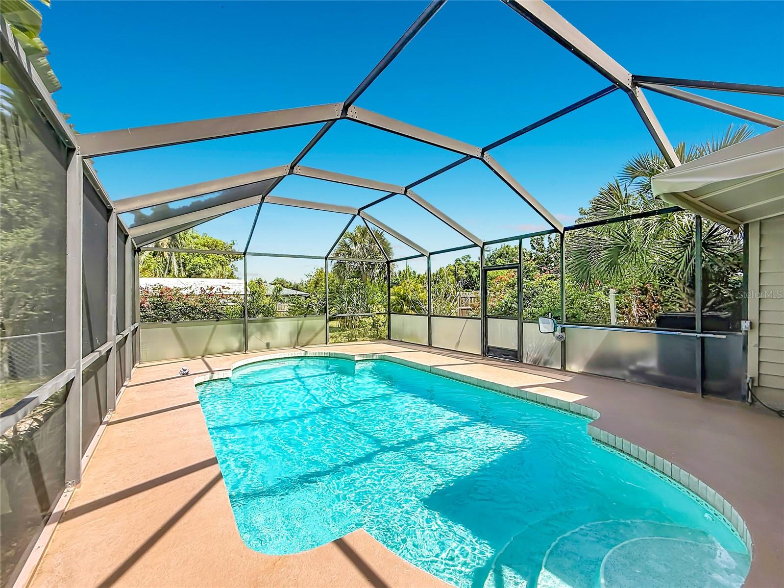 SOUTH VENICE - Residential