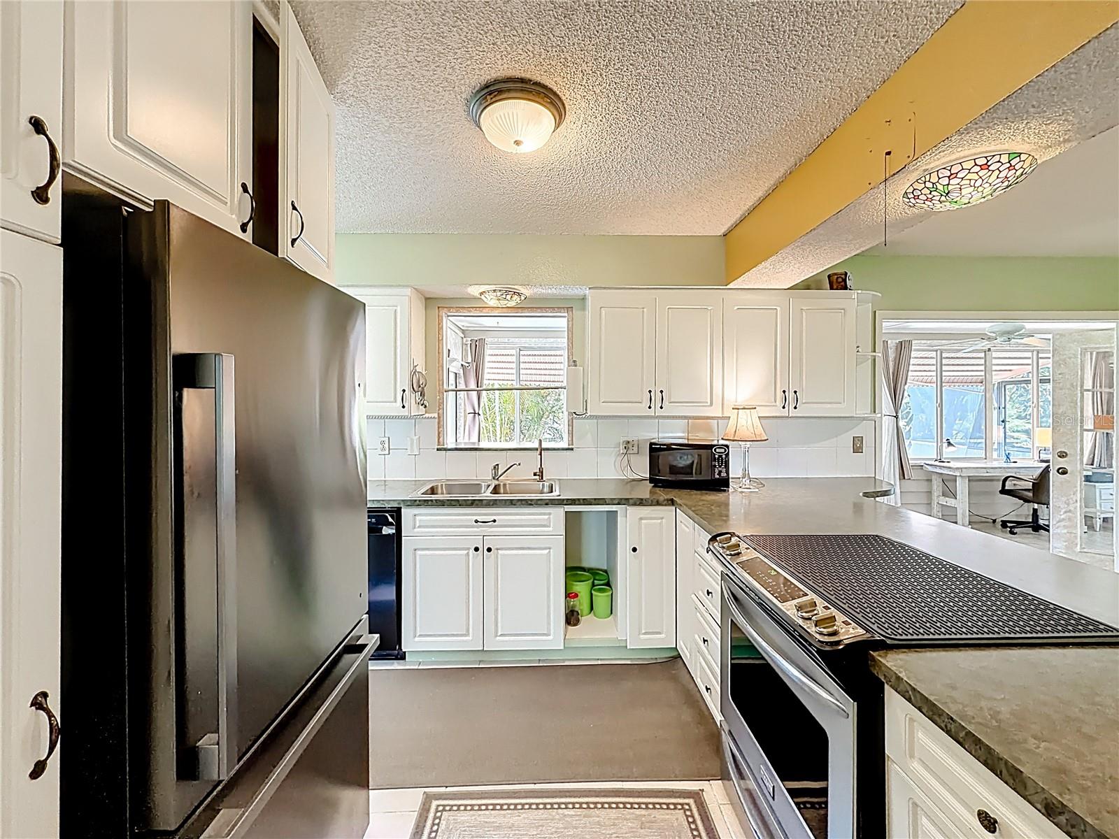 SOUTH VENICE - Residential