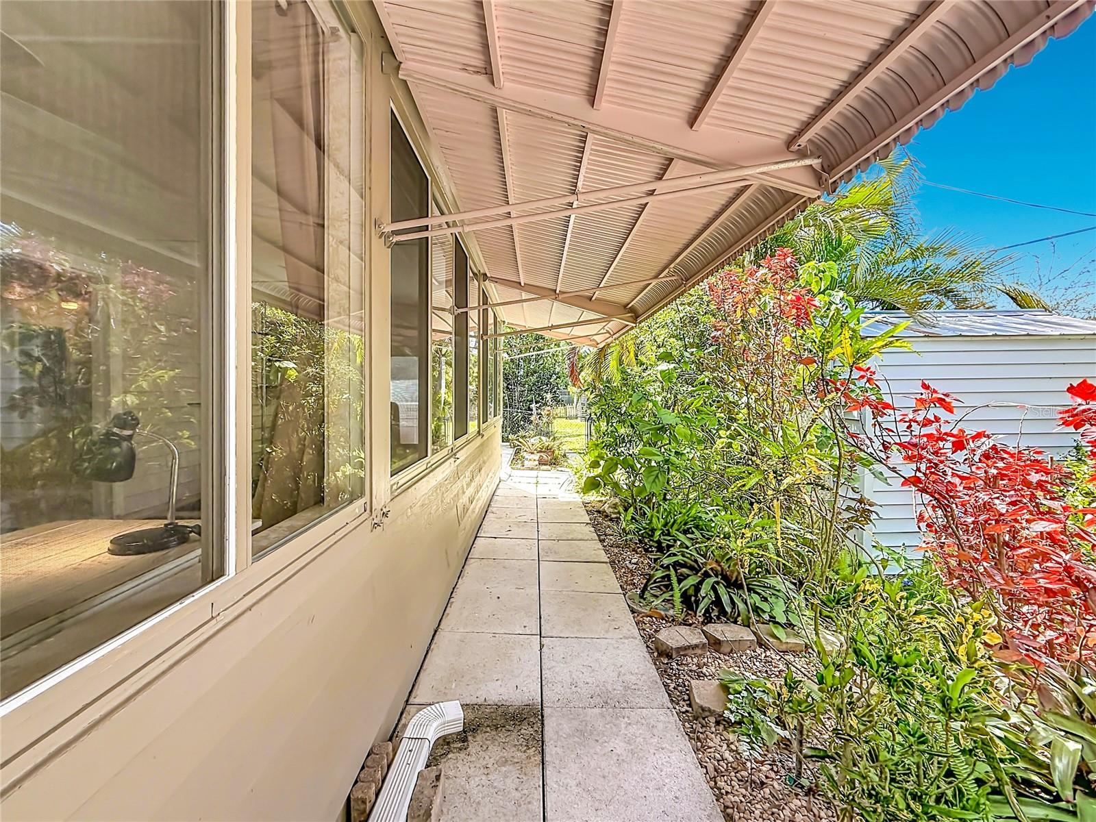 SOUTH VENICE - Residential