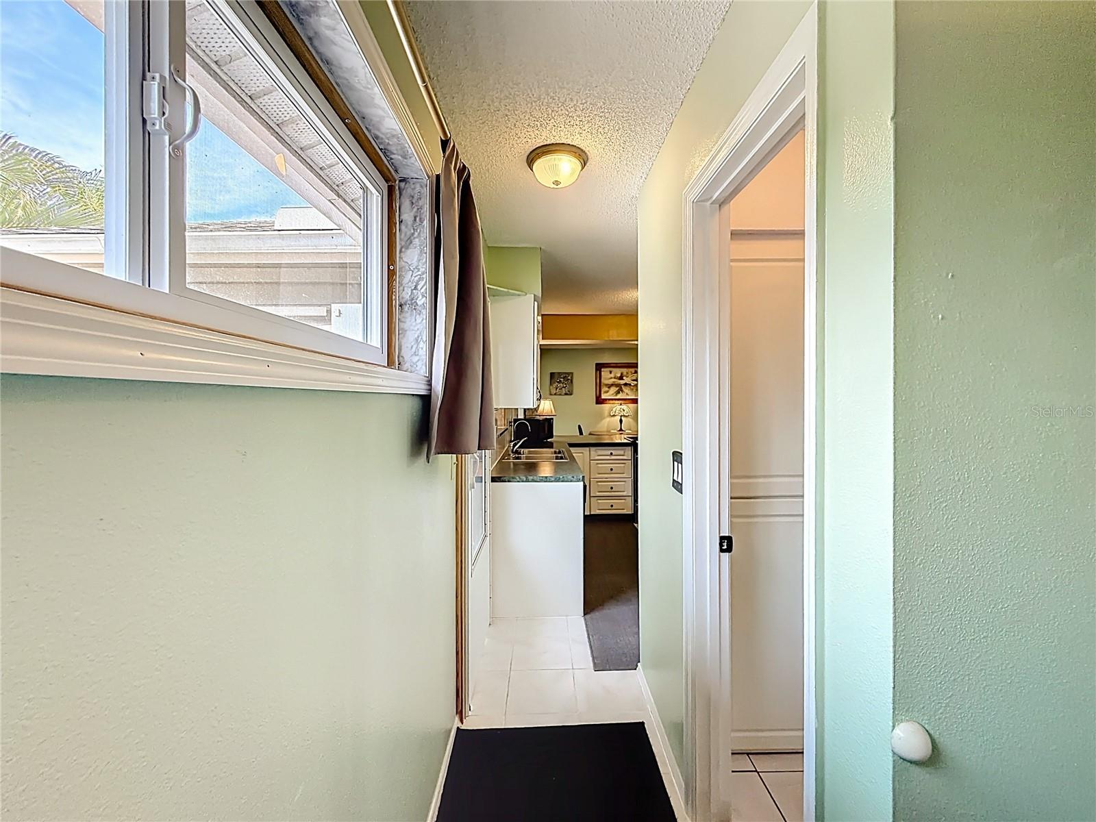 SOUTH VENICE - Residential