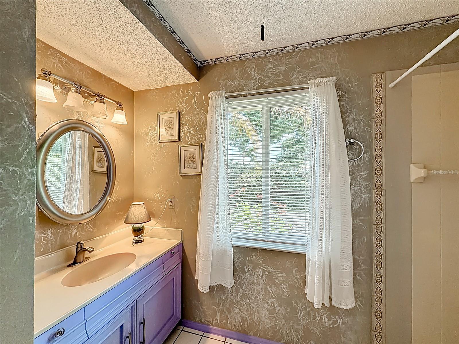 SOUTH VENICE - Residential