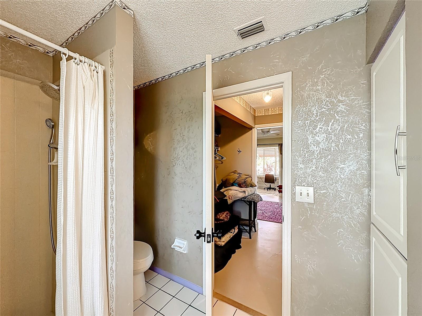 SOUTH VENICE - Residential