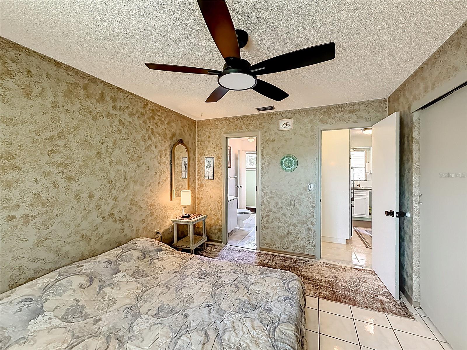 SOUTH VENICE - Residential