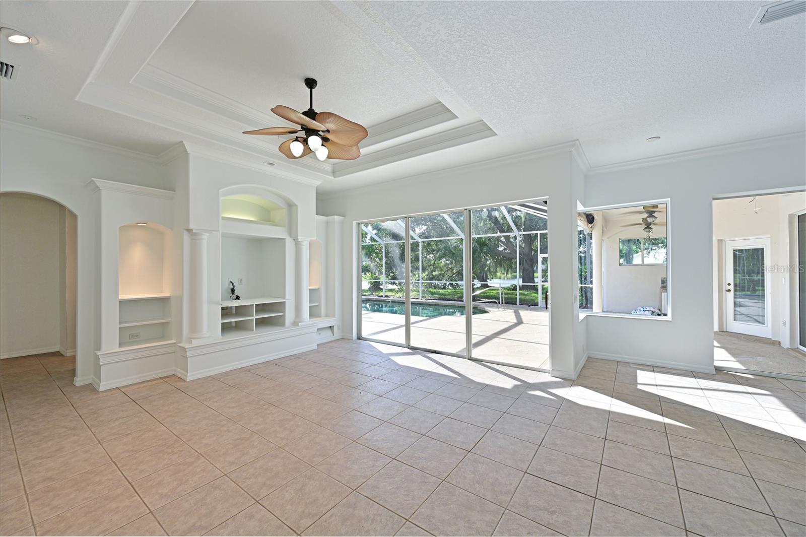6195 9TH AVENUE CIRCLE NE, BRADENTON, FL, 34212 2 6195 9TH AVENUE CIRCLE NE