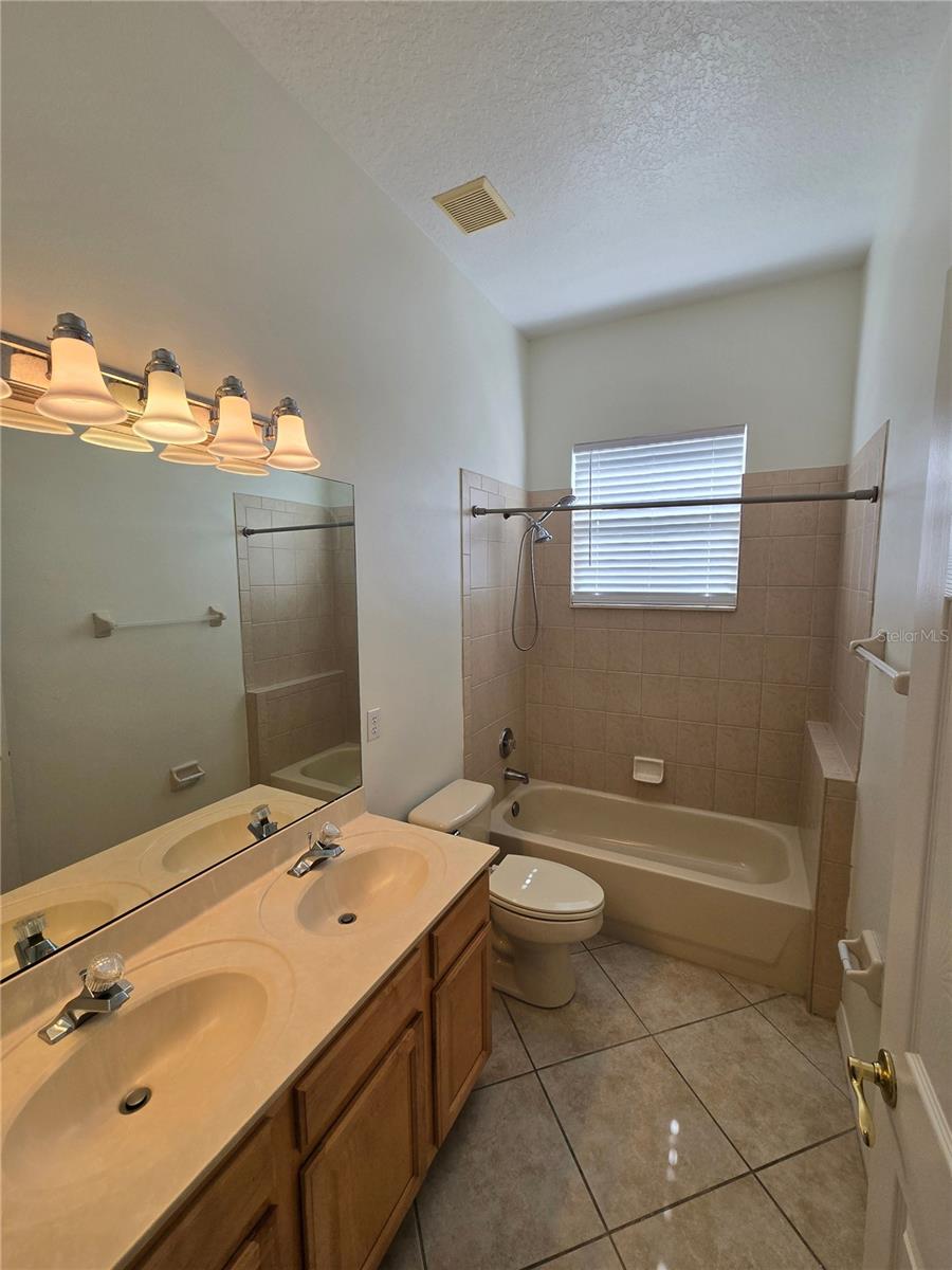 PROVIDENCE PH 01 50 03 - Residential Lease