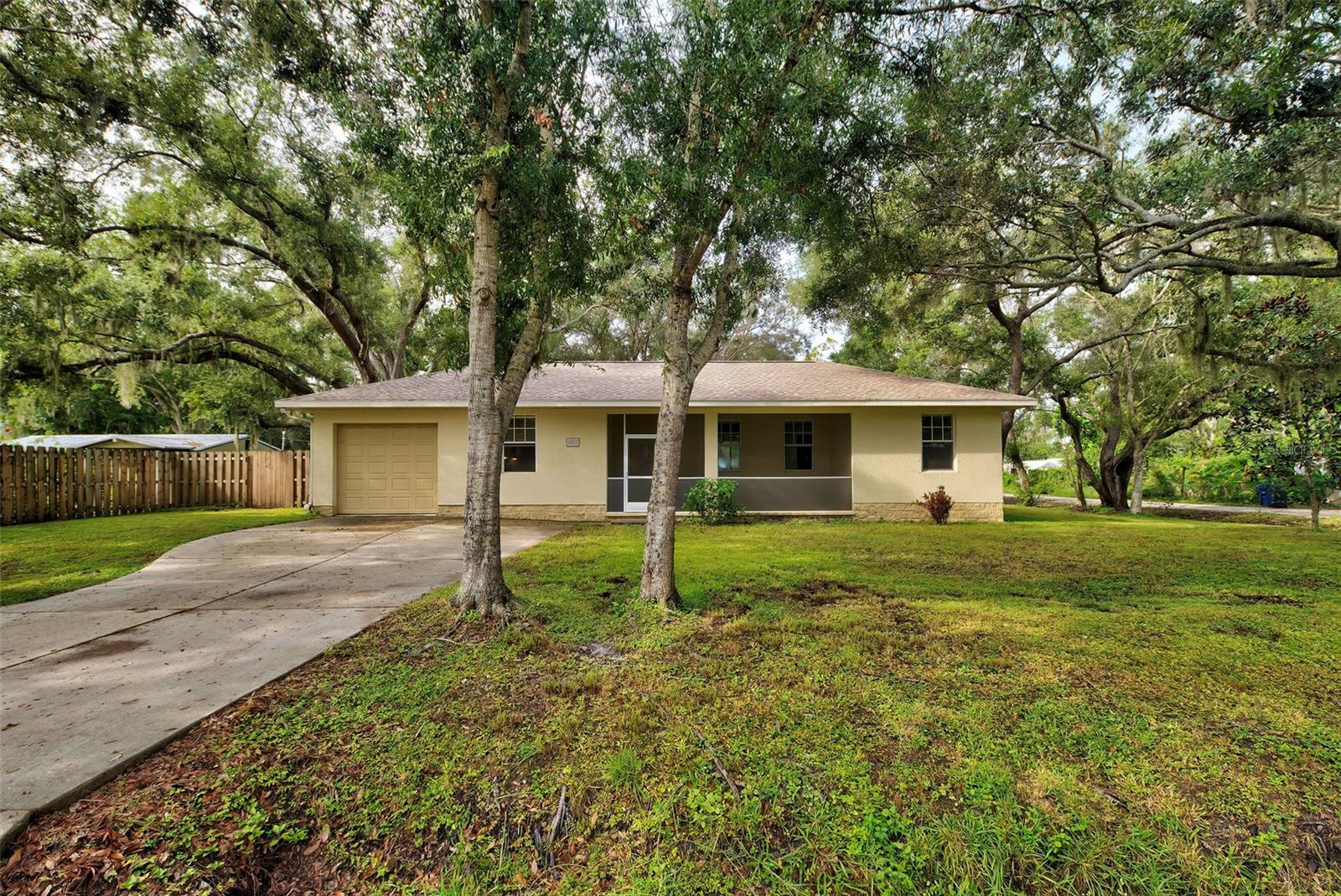 VENICE GROVES - Residential