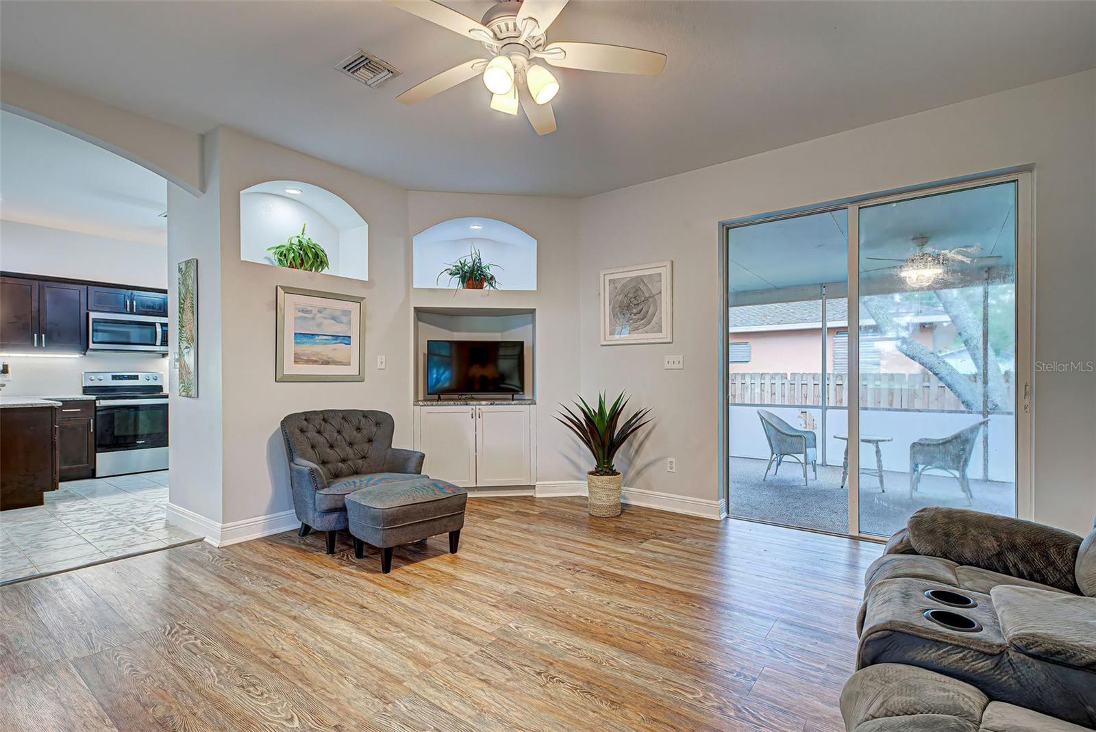 VENICE GROVES - Residential