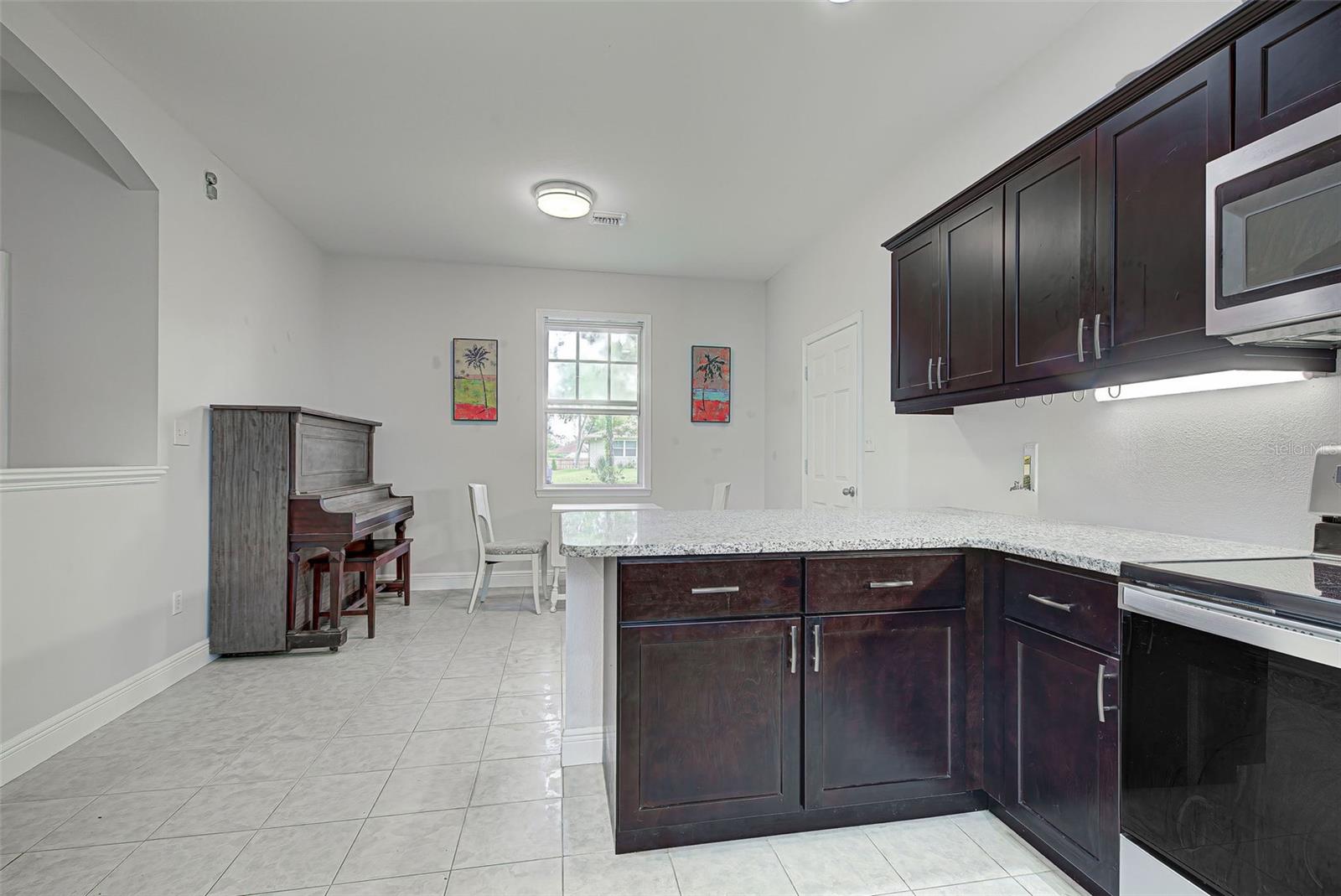 VENICE GROVES - Residential