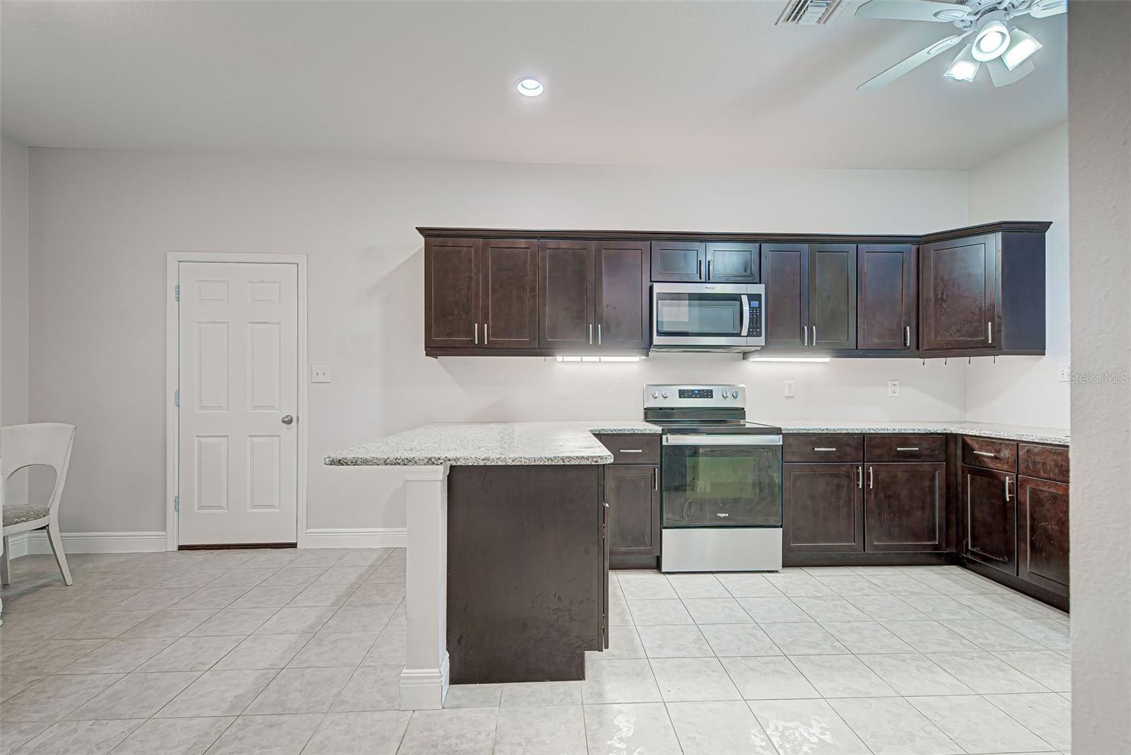 VENICE GROVES - Residential