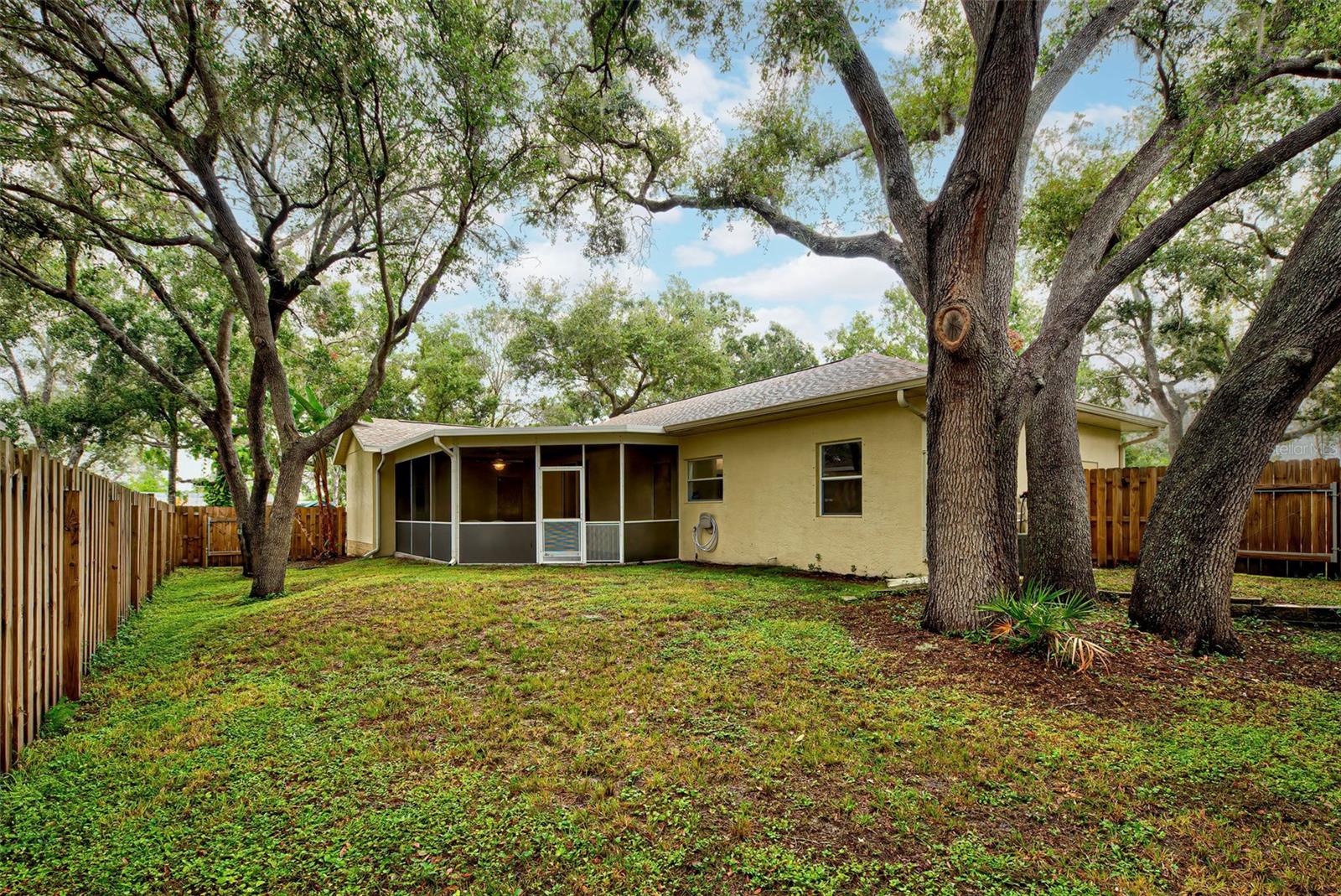 VENICE GROVES - Residential