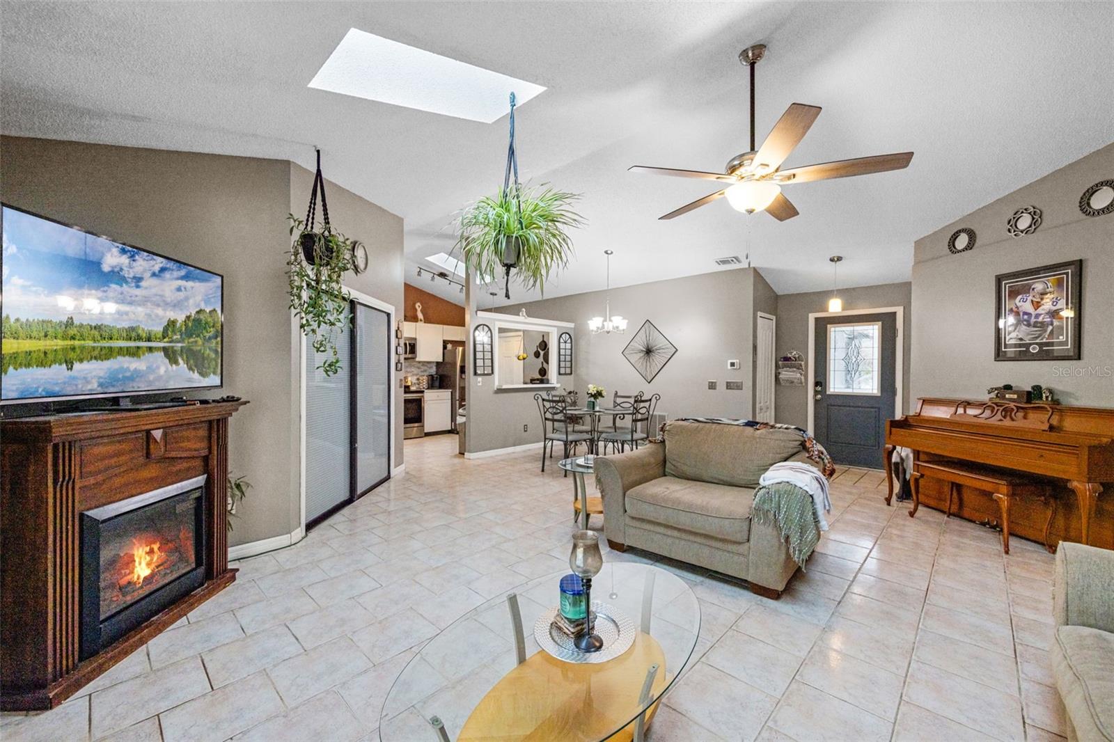 2916 MALDIVE COURT