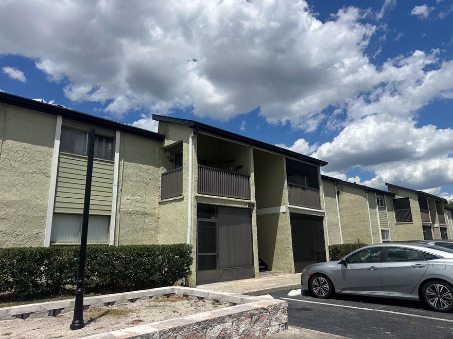 EXCEPTIONAL OPPORTUNITY IN THE HEART OF ALTAMONTE SPRINGS! This charming 2-bedroom, 1-bathroom condo in Destiny Springs is the perfect blend of comfort and strategic location. An ideal find for first-time homebuyers or savvy investors looking for a high-potential rental asset. The unit features a functional layout, abundant natural light, and a private balcony/patio perfect for relaxing.

Residents enjoy a resort-style lifestyle with direct access to Lake Destiny, 3 community pools, tennis courts, a fitness center, and a lakefront clubhouse with a boat ramp. Unbeatable location: just minutes from I-4, Uptown Altamonte, Cranes Roost Park, and the Altamonte Mall. With easy access to major employment hubs, hospitals, and the area's best dining options, this property ensures high rental demand in a steadily growing market. Don't miss out on this gem in a premier waterfront community!