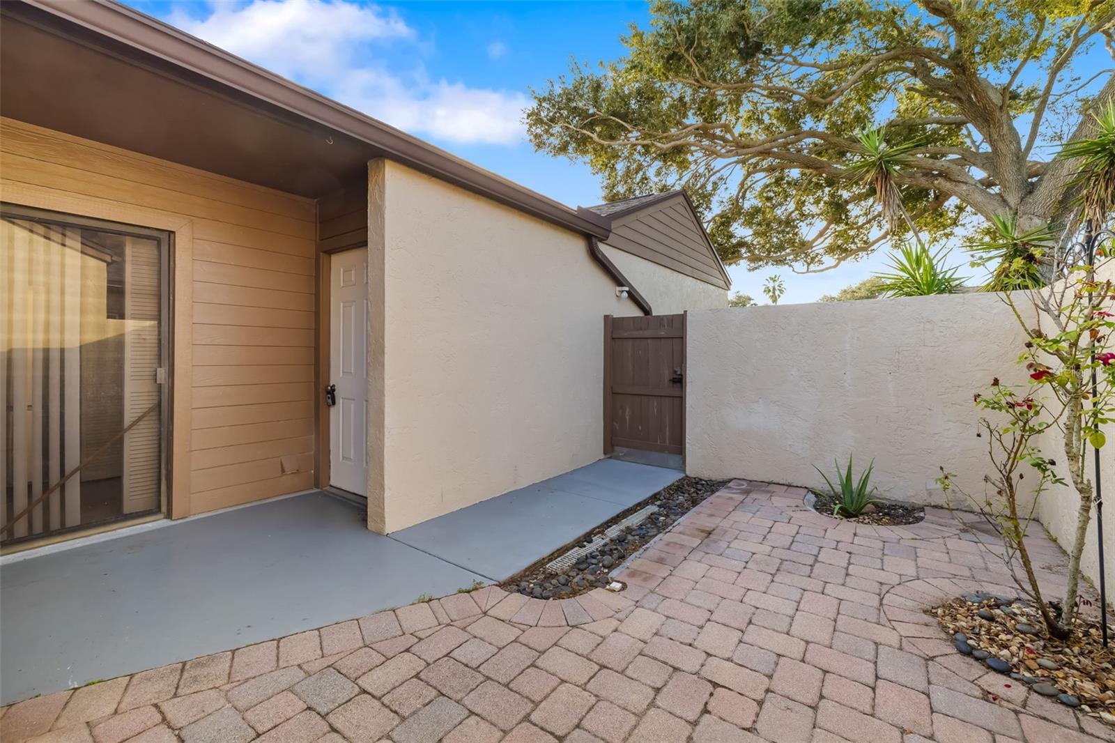 FORTY-THREE WEST - Residential