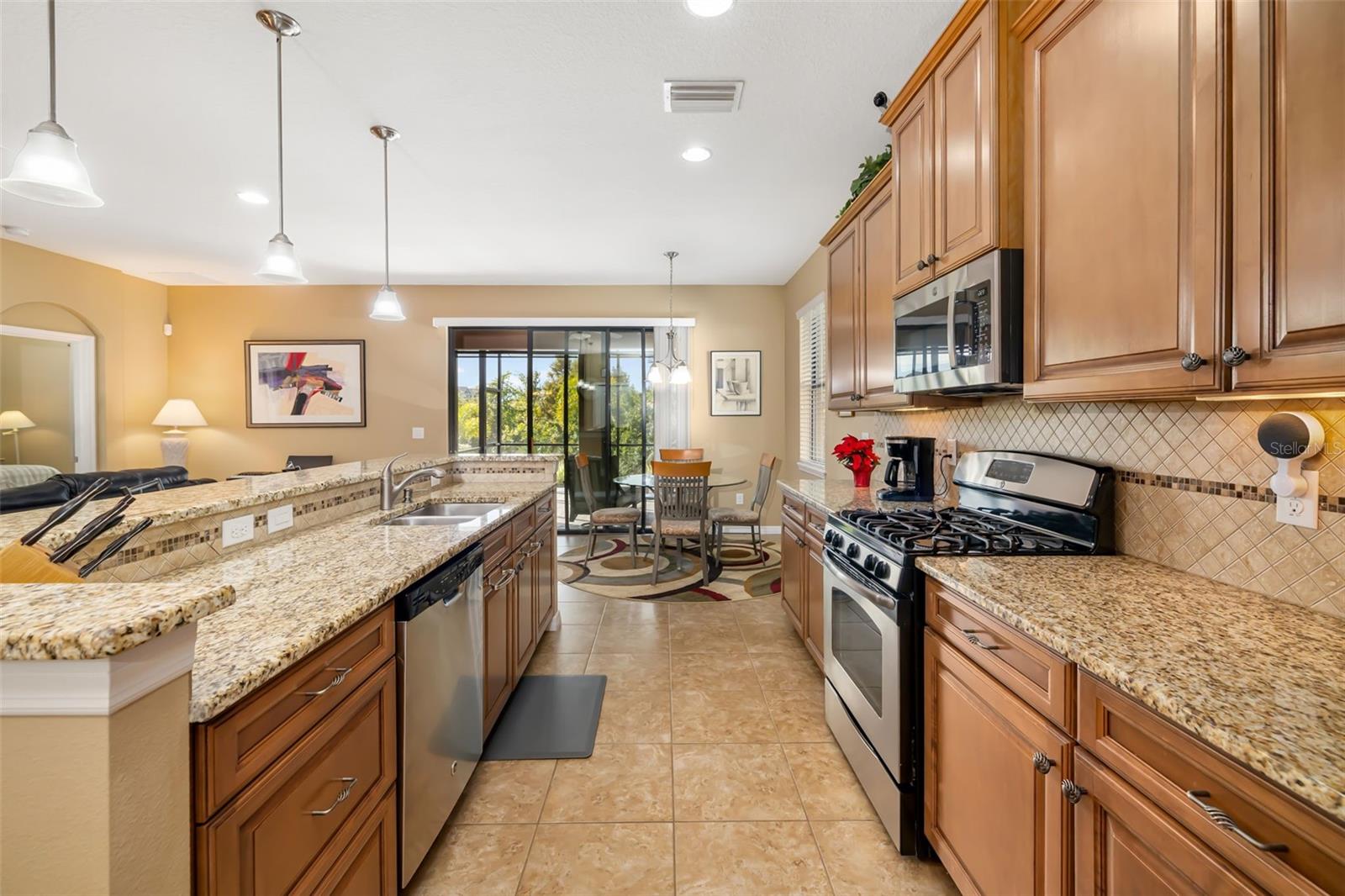 UNIVERSITY GROVES ESTATES RESERVE - Residential