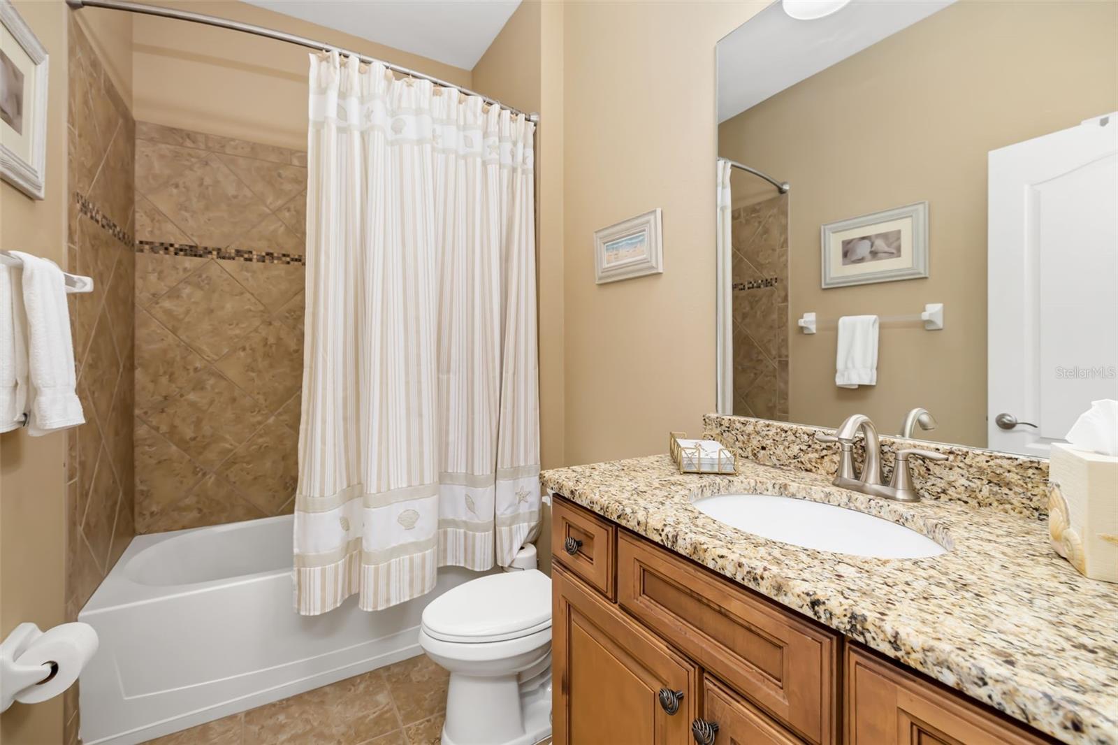 UNIVERSITY GROVES ESTATES RESERVE - Residential