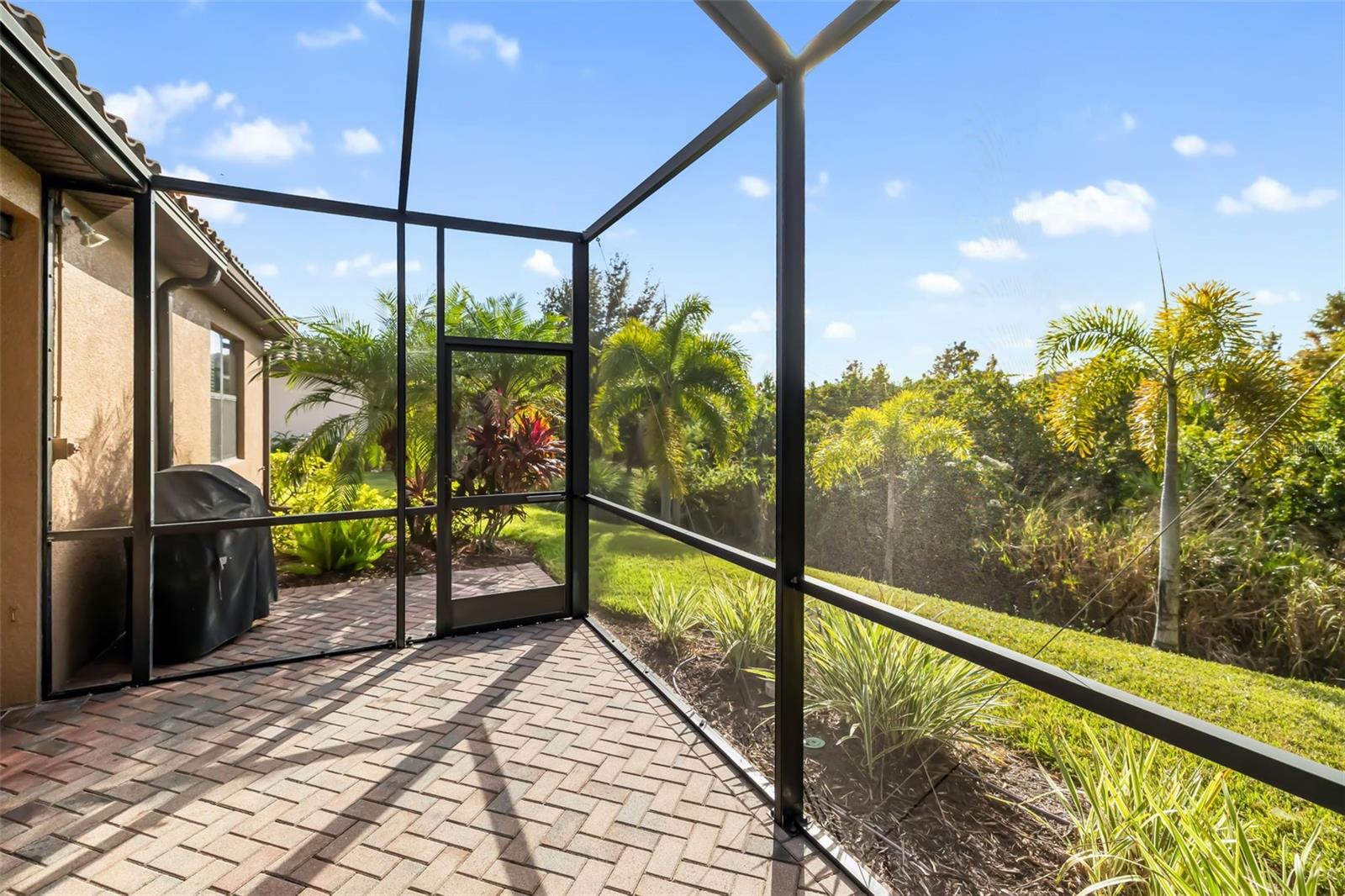 UNIVERSITY GROVES ESTATES RESERVE - Residential