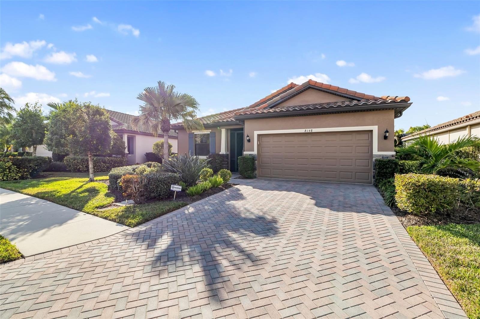 UNIVERSITY GROVES ESTATES RESERVE - Residential