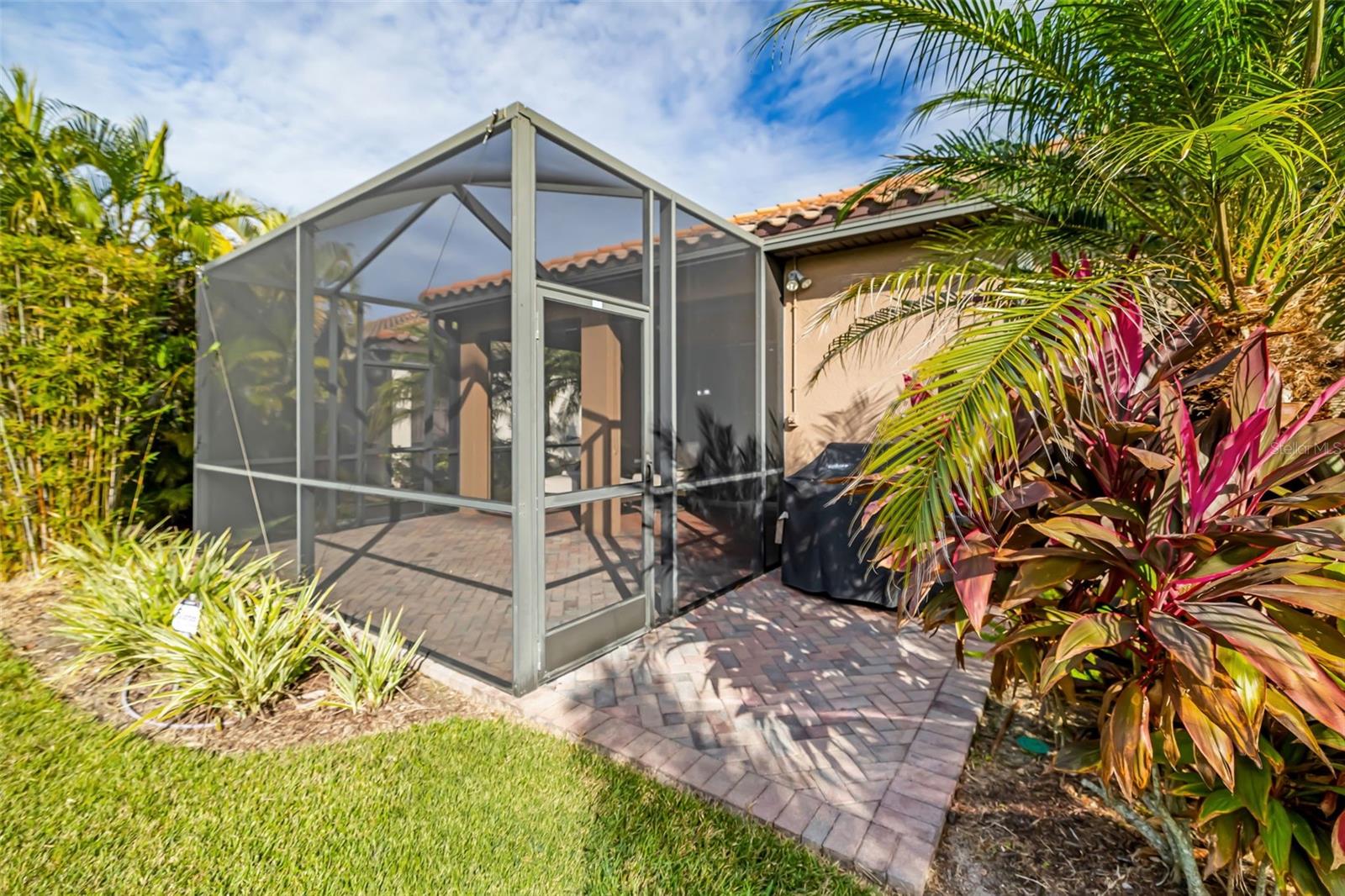 UNIVERSITY GROVES ESTATES RESERVE - Residential