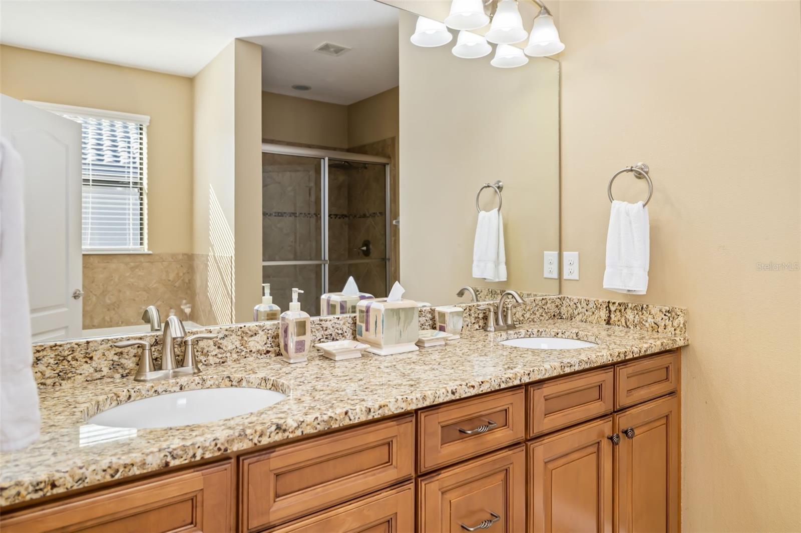 UNIVERSITY GROVES ESTATES RESERVE - Residential