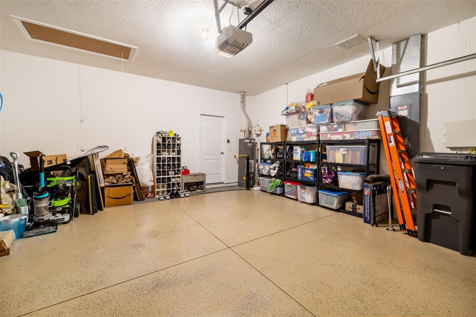 UNIVERSITY GROVES ESTATES RESERVE - Residential