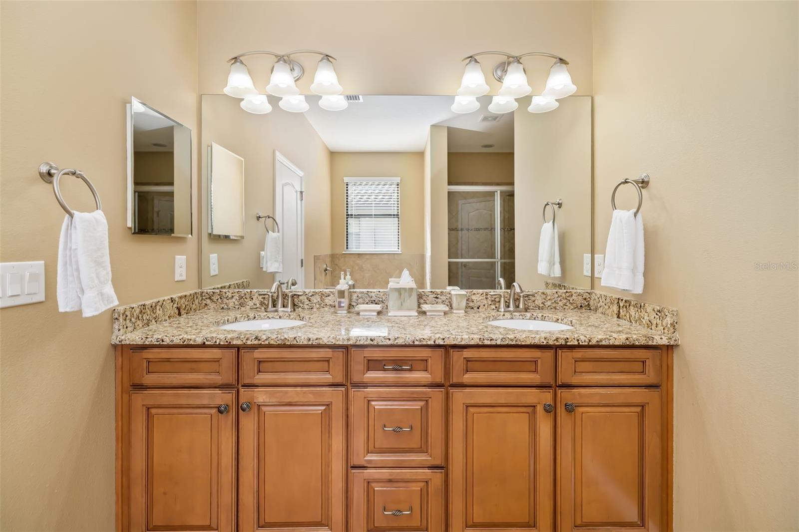 UNIVERSITY GROVES ESTATES RESERVE - Residential