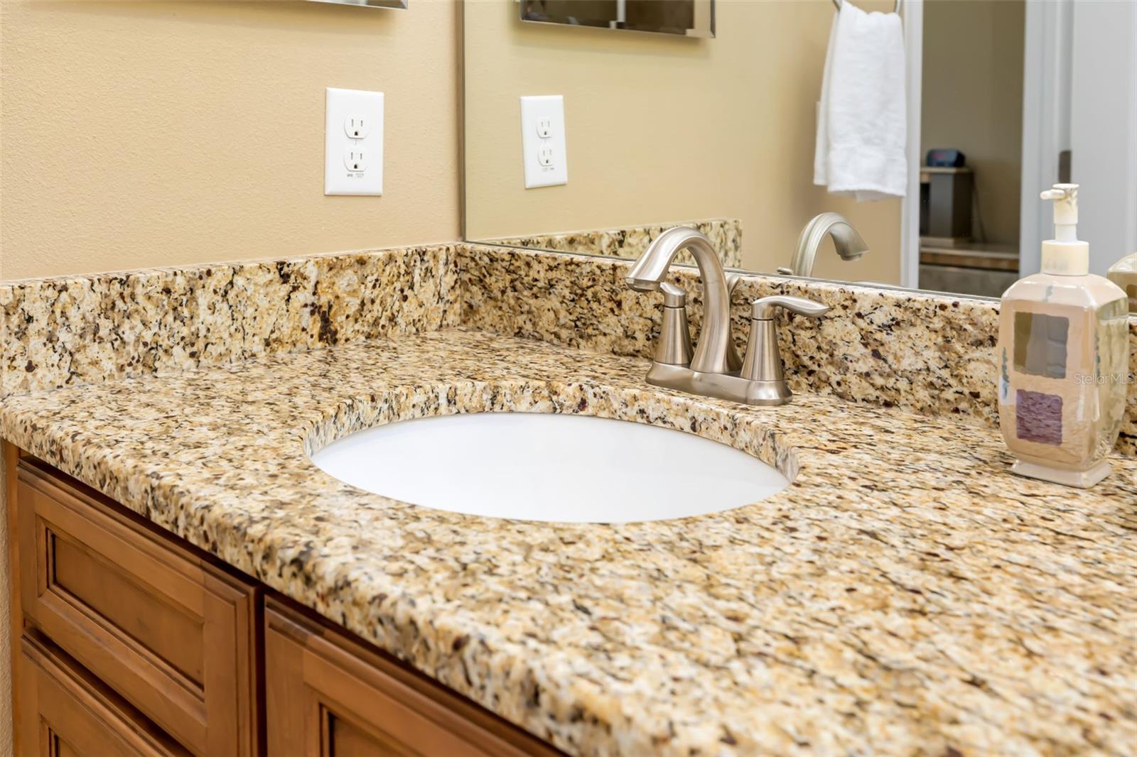 UNIVERSITY GROVES ESTATES RESERVE - Residential