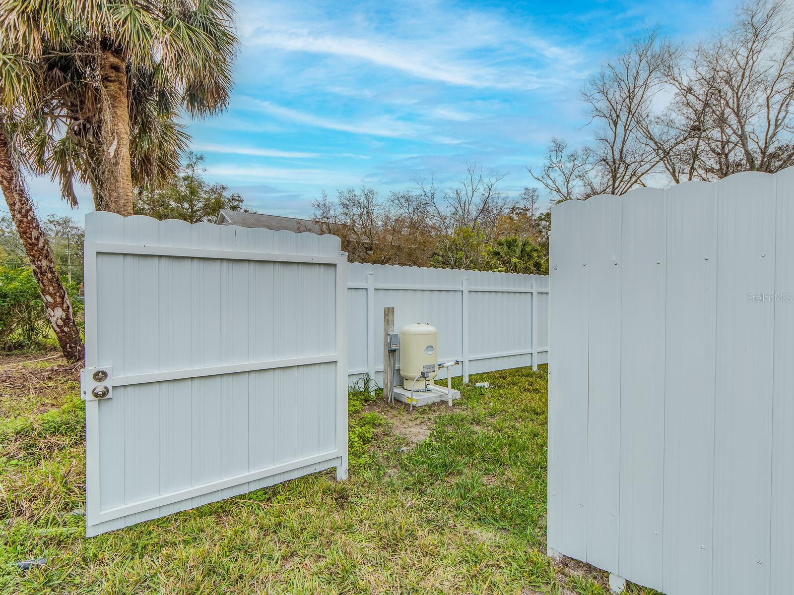 ANCLOTE RIVER ESTATES - Land