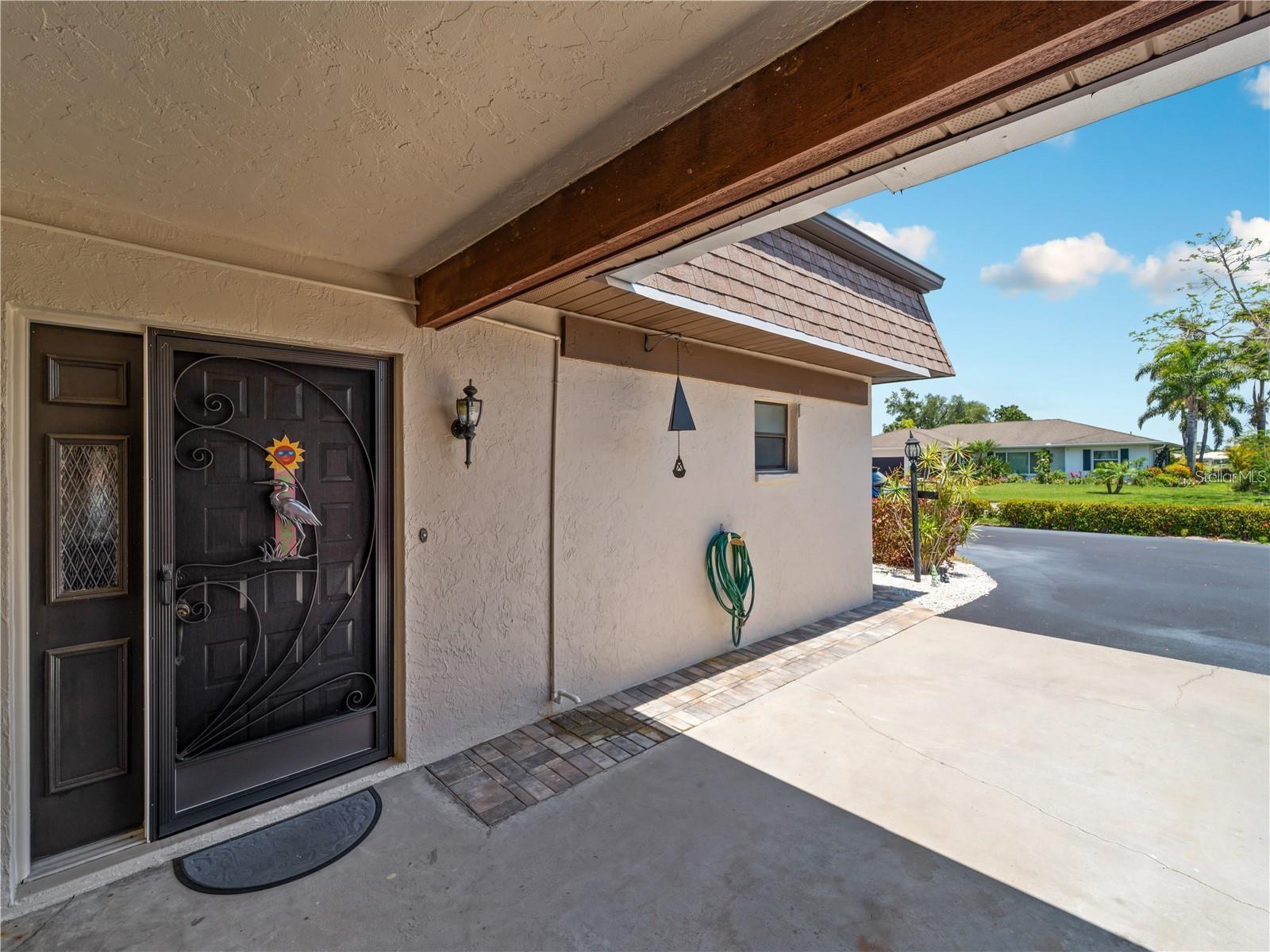1708 LAKESIDE DRIVE 1710B