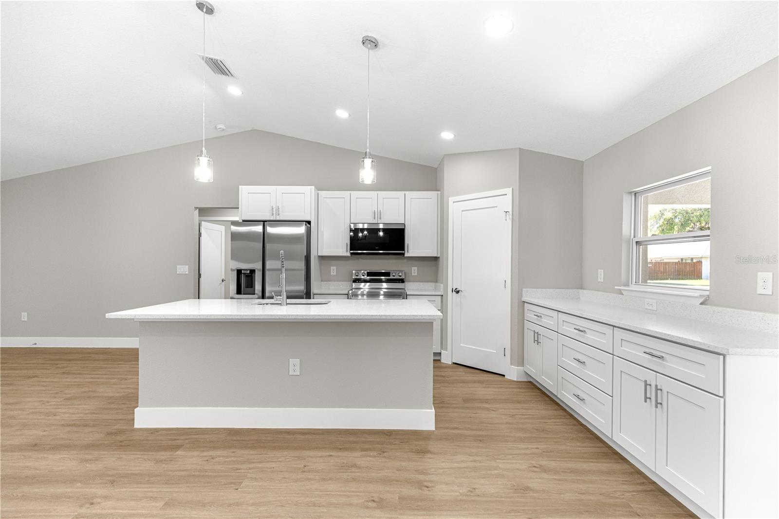 SILVER SPGS SHORES UN #31 - Residential