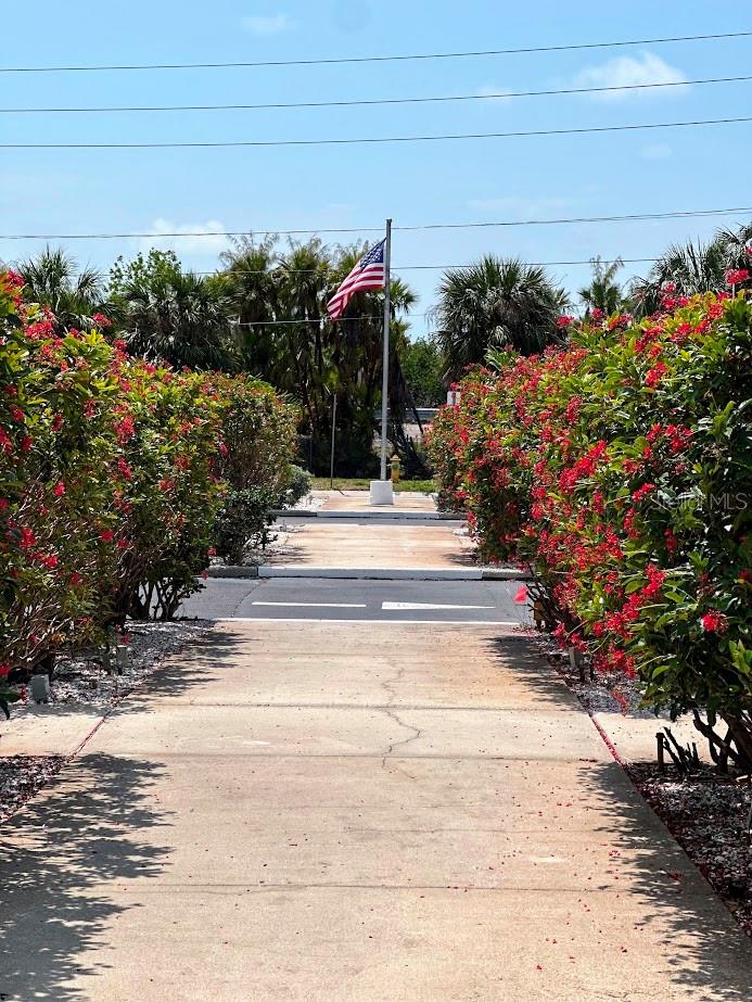 7200 SUNSHINE SKYWAY LANE S 2E