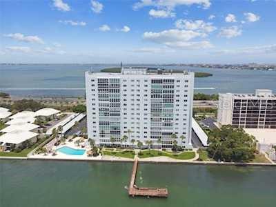 7200 SUNSHINE SKYWAY LANE S 2E