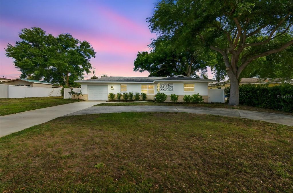 Photo of 4431 16th Avenue N, St Petersburg, FL 33713 (MLS # TB8495143)