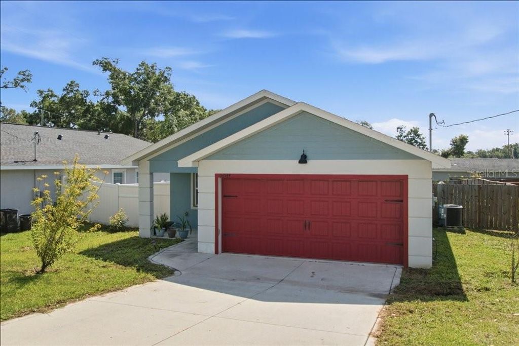 Photo of 14584 20th St, Dade City, FL 33523 (MLS # O6415237)